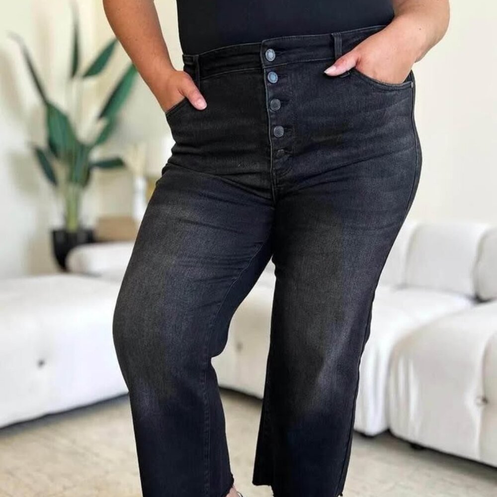 Judy Blue NWT Women’s Mid-Rise Destroyed Hem Distressed Jeans (Size 3/26)